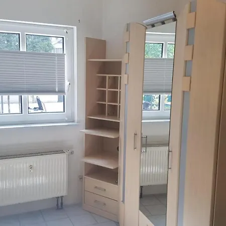 Alleinstehende Ferienwohnung 아파트 *